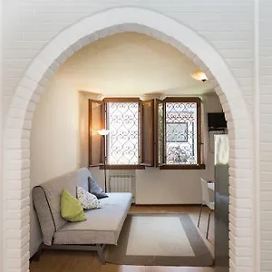  Apartment Biennale Garibaldi Italy